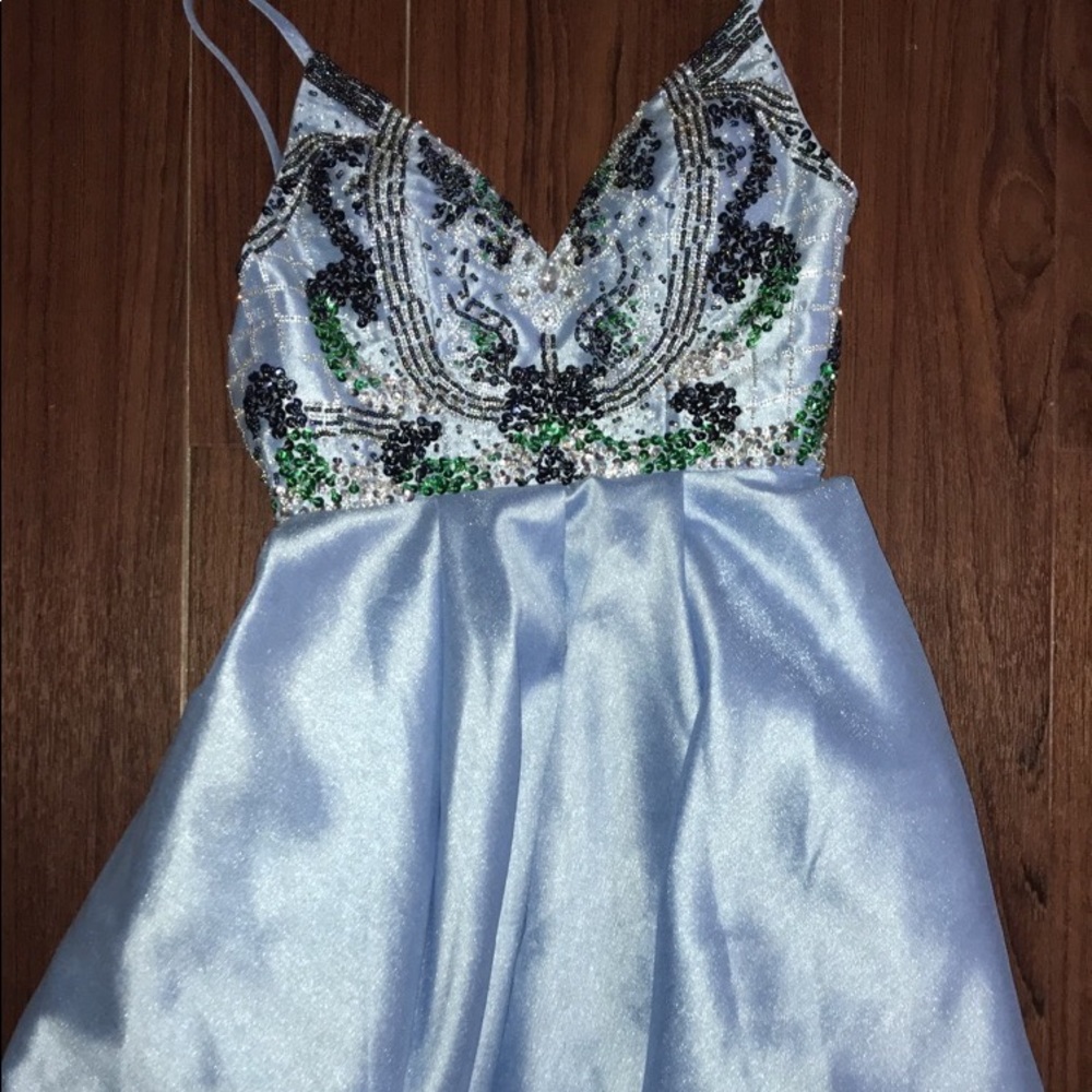 I am selling my prom dress!